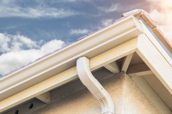 Seamless Gutter Replacement in Panama City