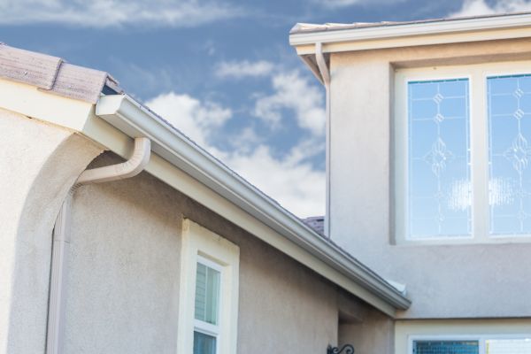 Continuous Gutter Installation in Panama City